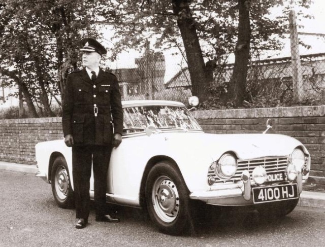 Triumph TR4 ex police car (1).jpg